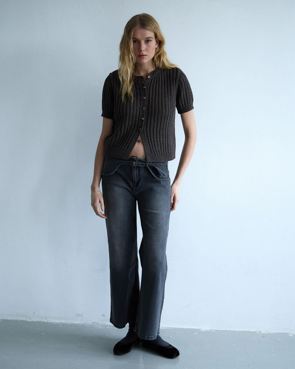 Top Manga Corta Calados Marrón