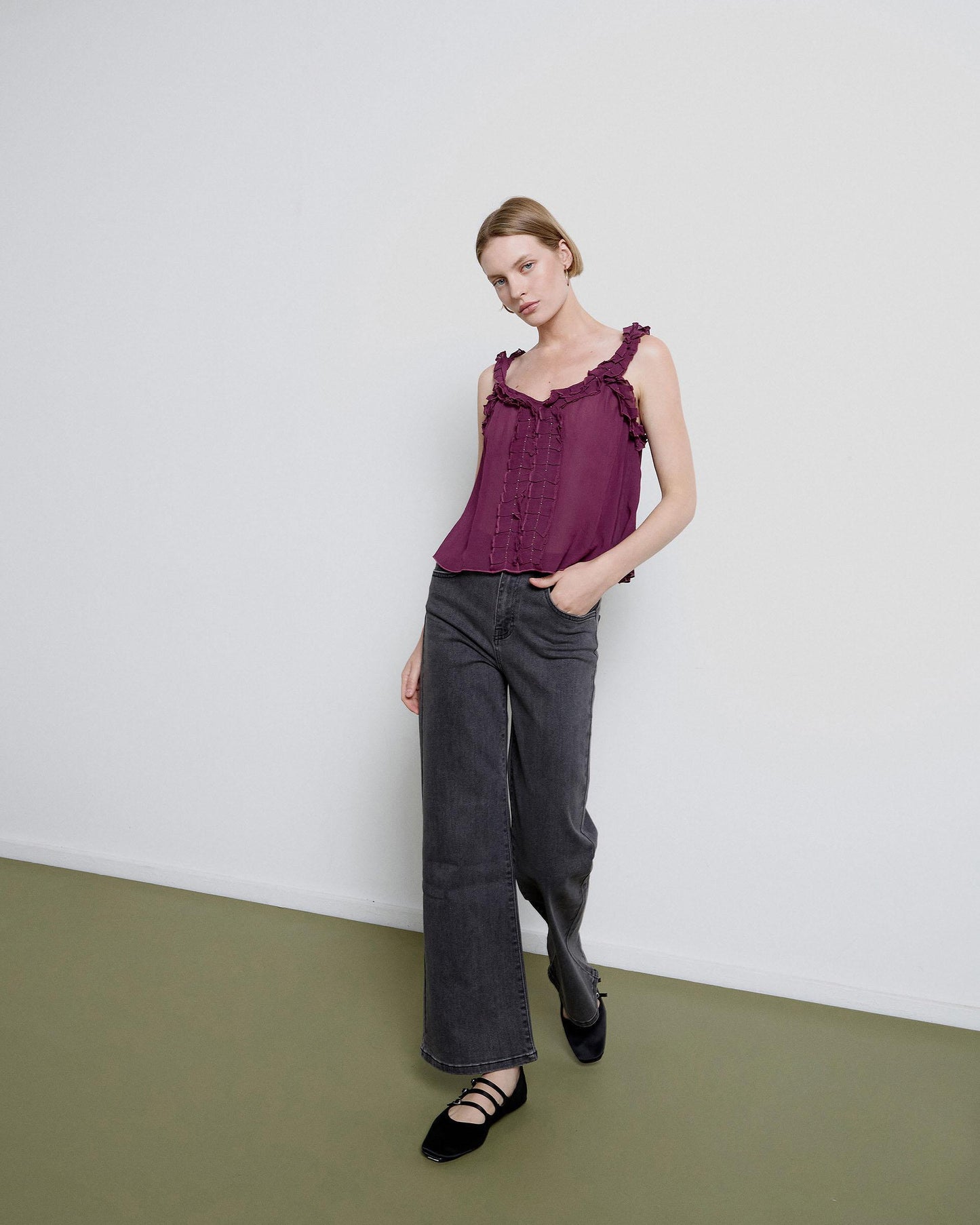 Top Escote V Volante Morado