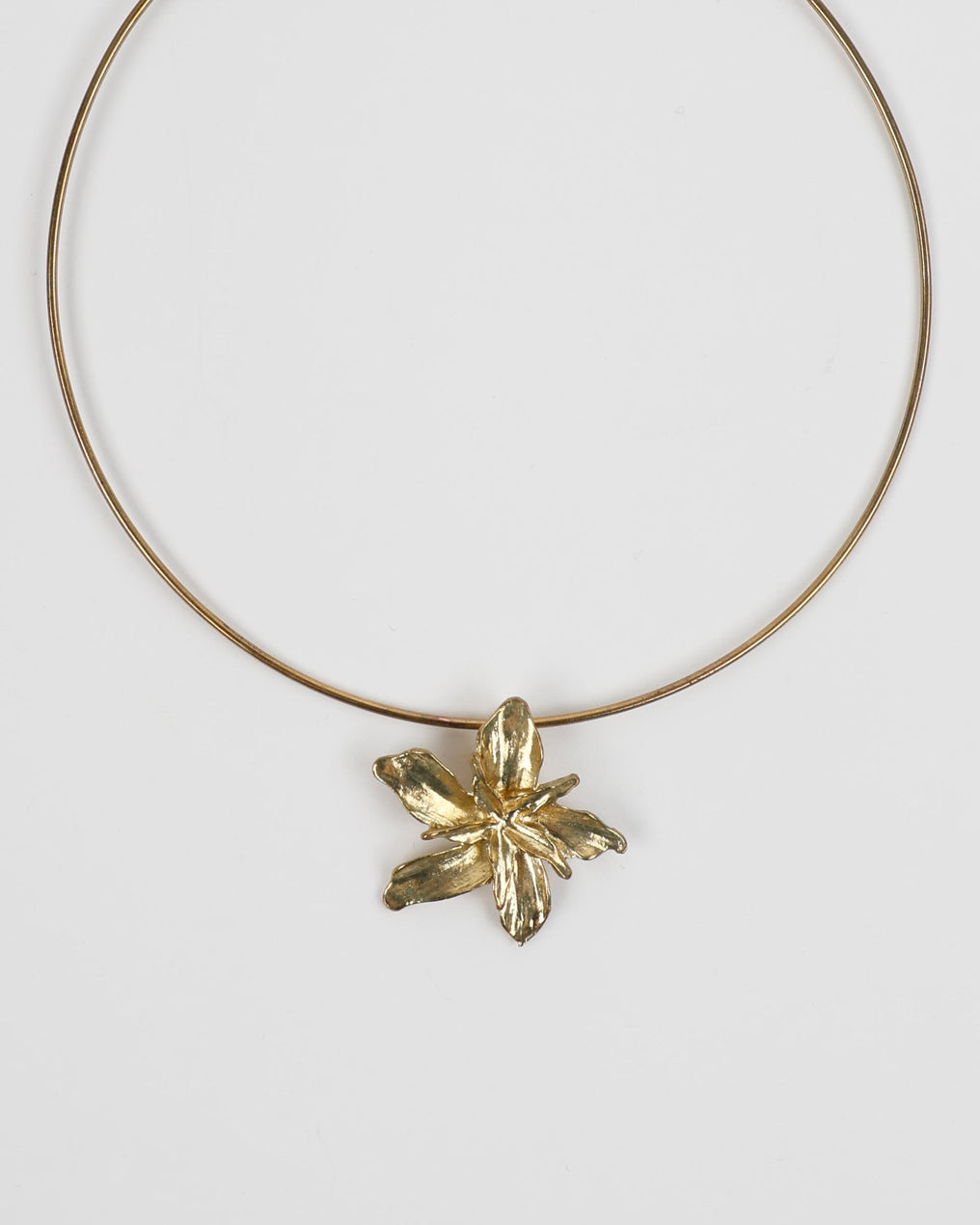 Colar Argola Flor Dourado