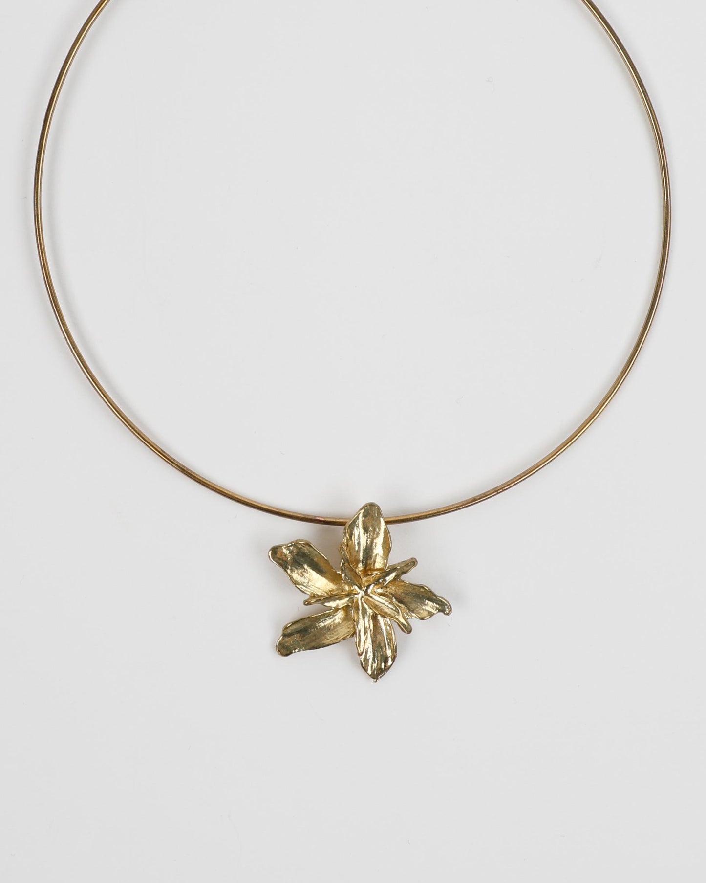 Colar Argola Flor Dourado