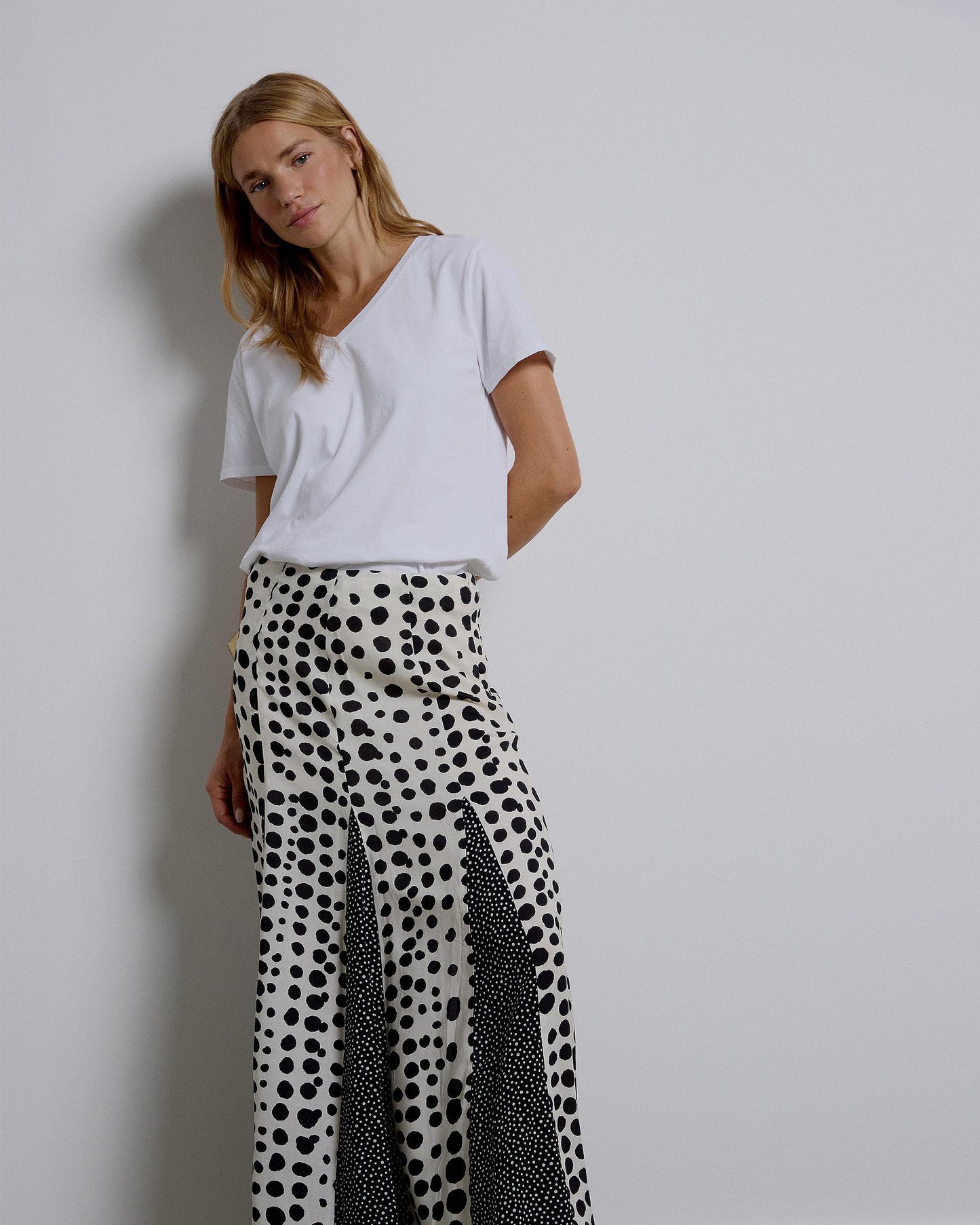 Falda Larga Lunares Picos Contraste Blanco