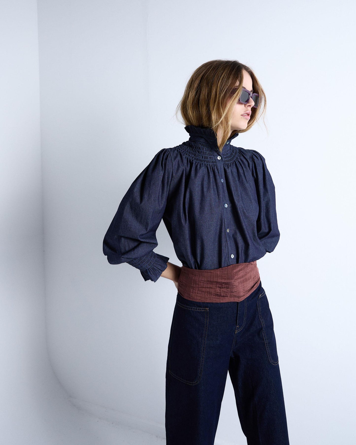 Blusa de ganga de gola alta em ganga azul