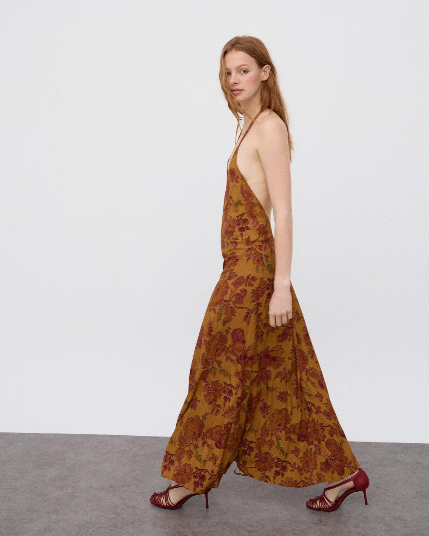 Vestido Halter Estampado Floral Multicolor