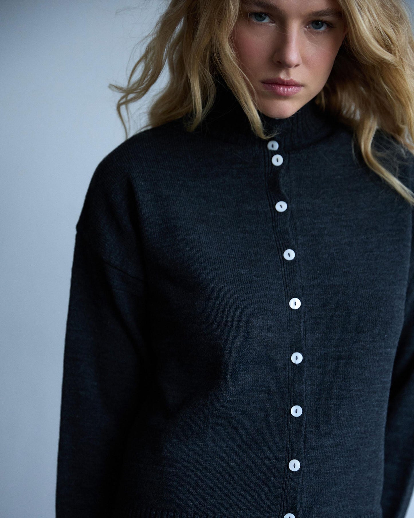 Chaqueta Punto Cuello Subido Antracita