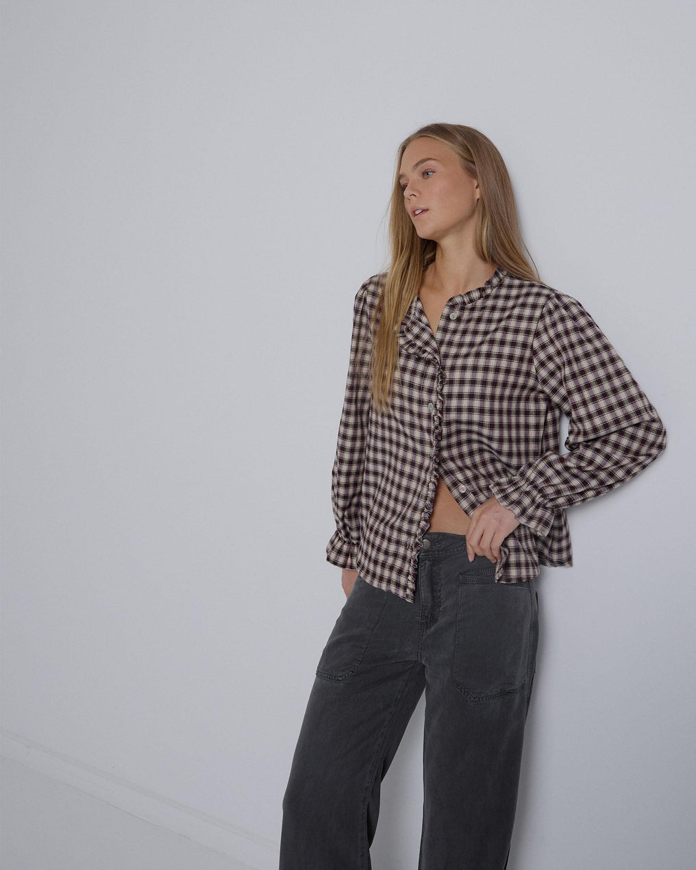 Blusa Cuadros Cuello Mao Volante Morado