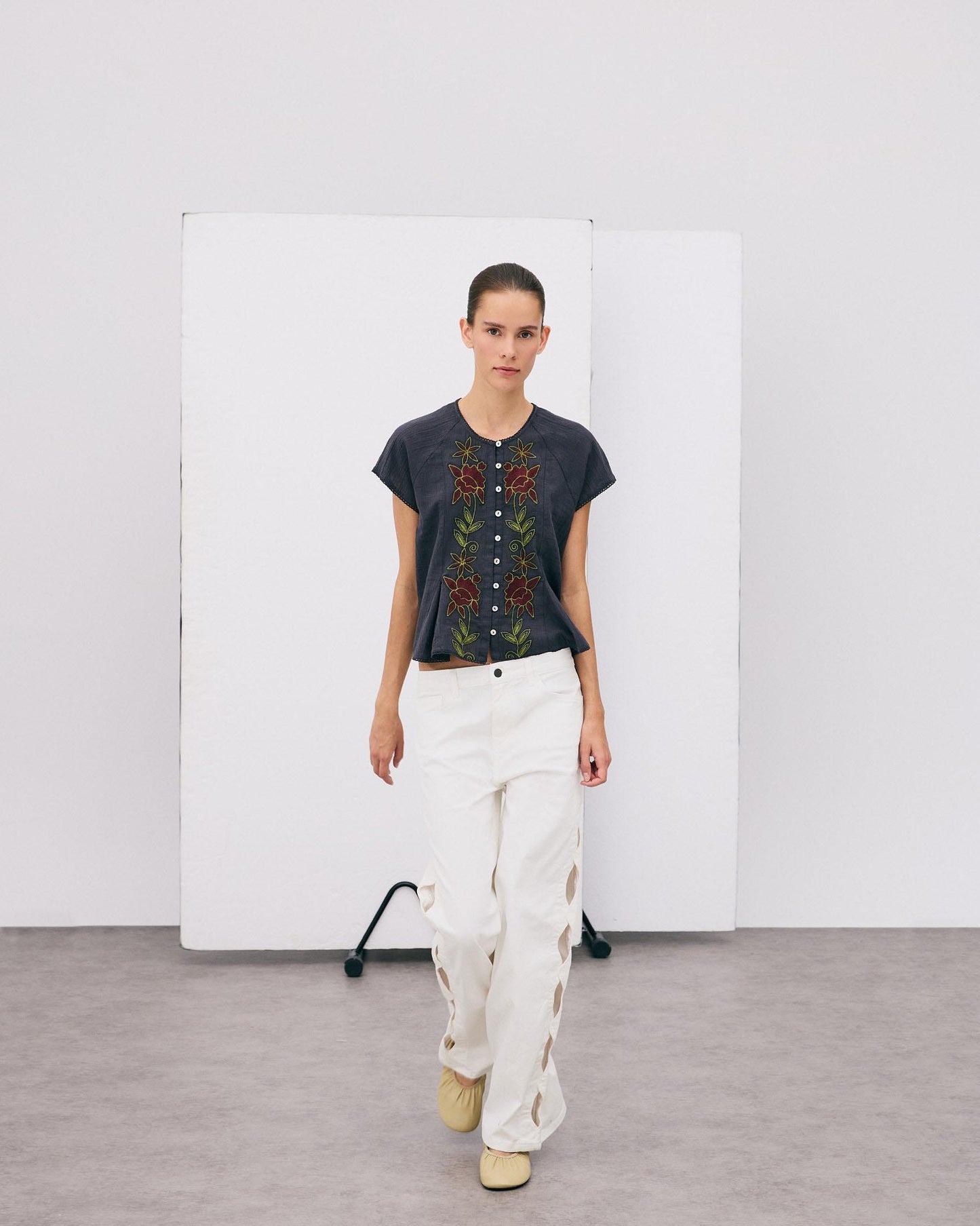 Anthracite Floral Embroidered Sleeveless Blouse