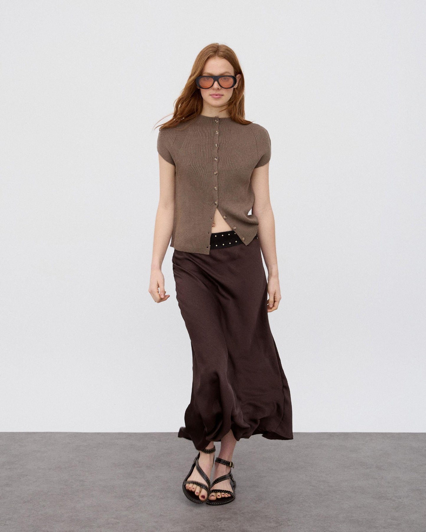 Top Botones Cuello Alto Taupe