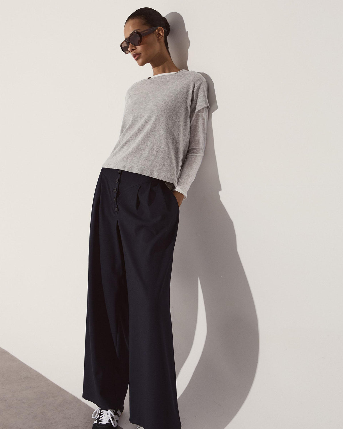 V Yoke Pleated Trousers Dark Blue