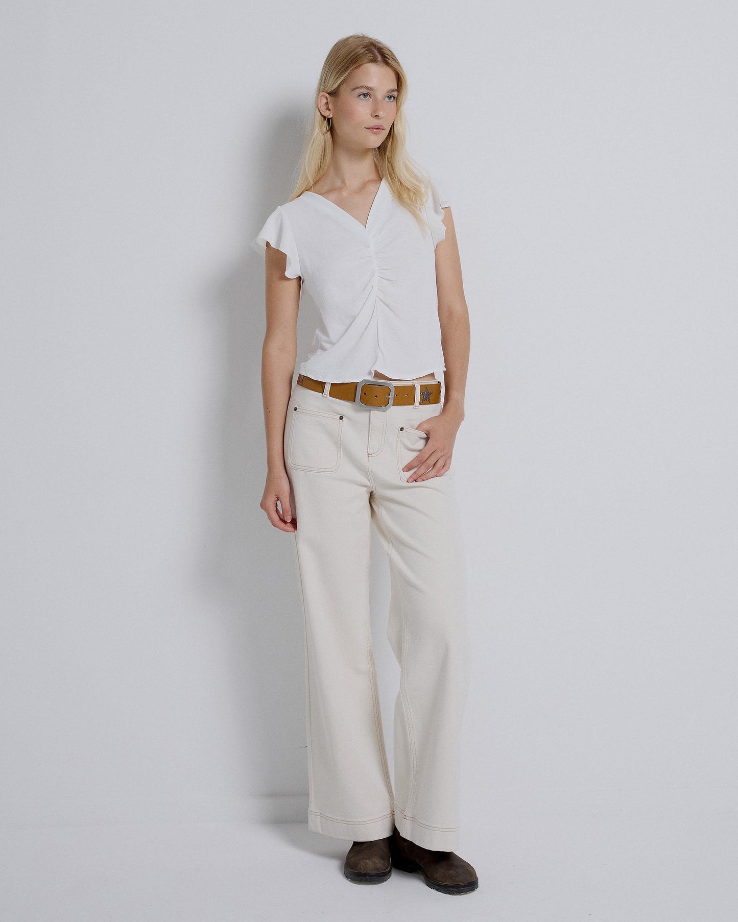 Blusa branca franzida manga curta