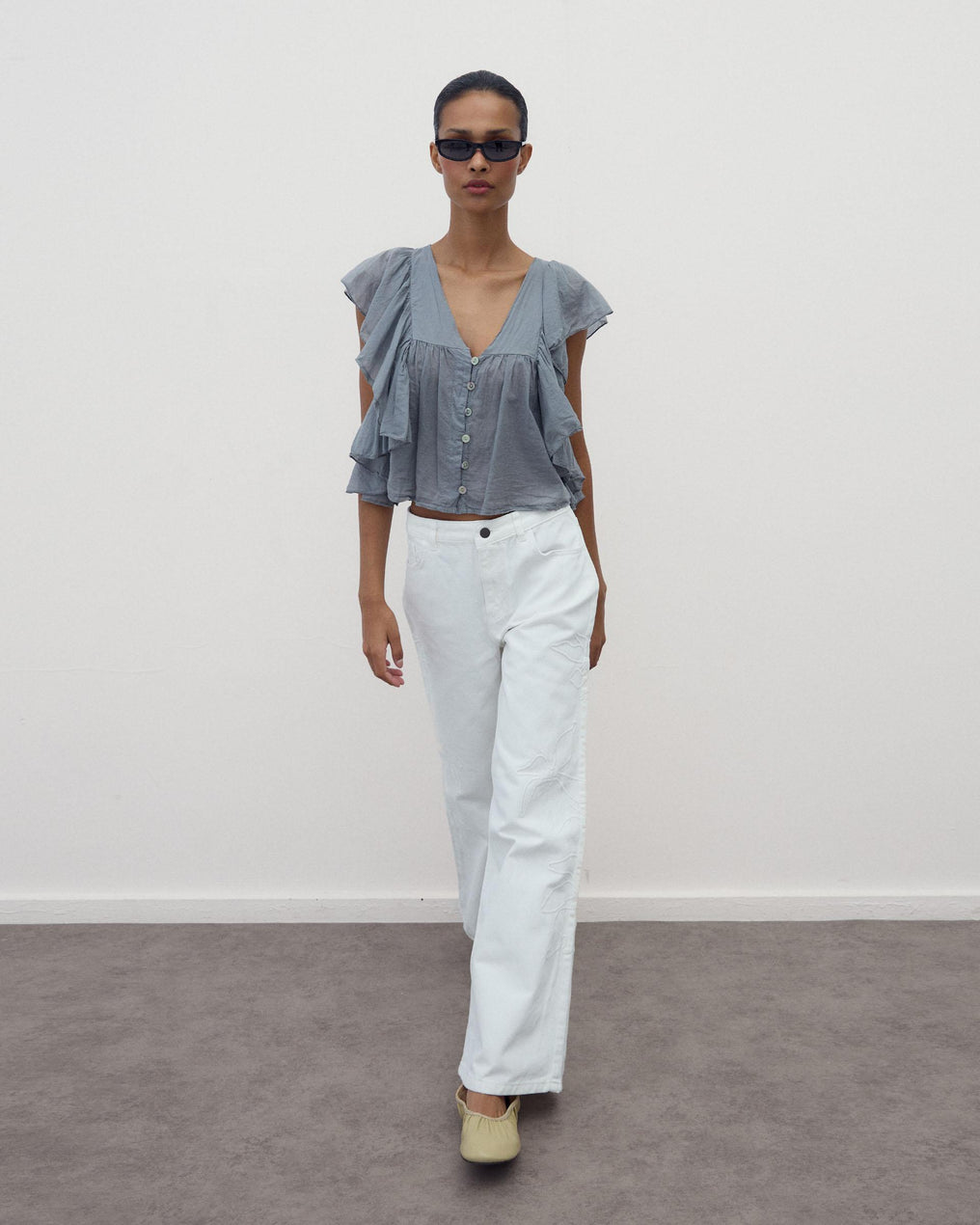 Blusa Botones Volantes Antracita