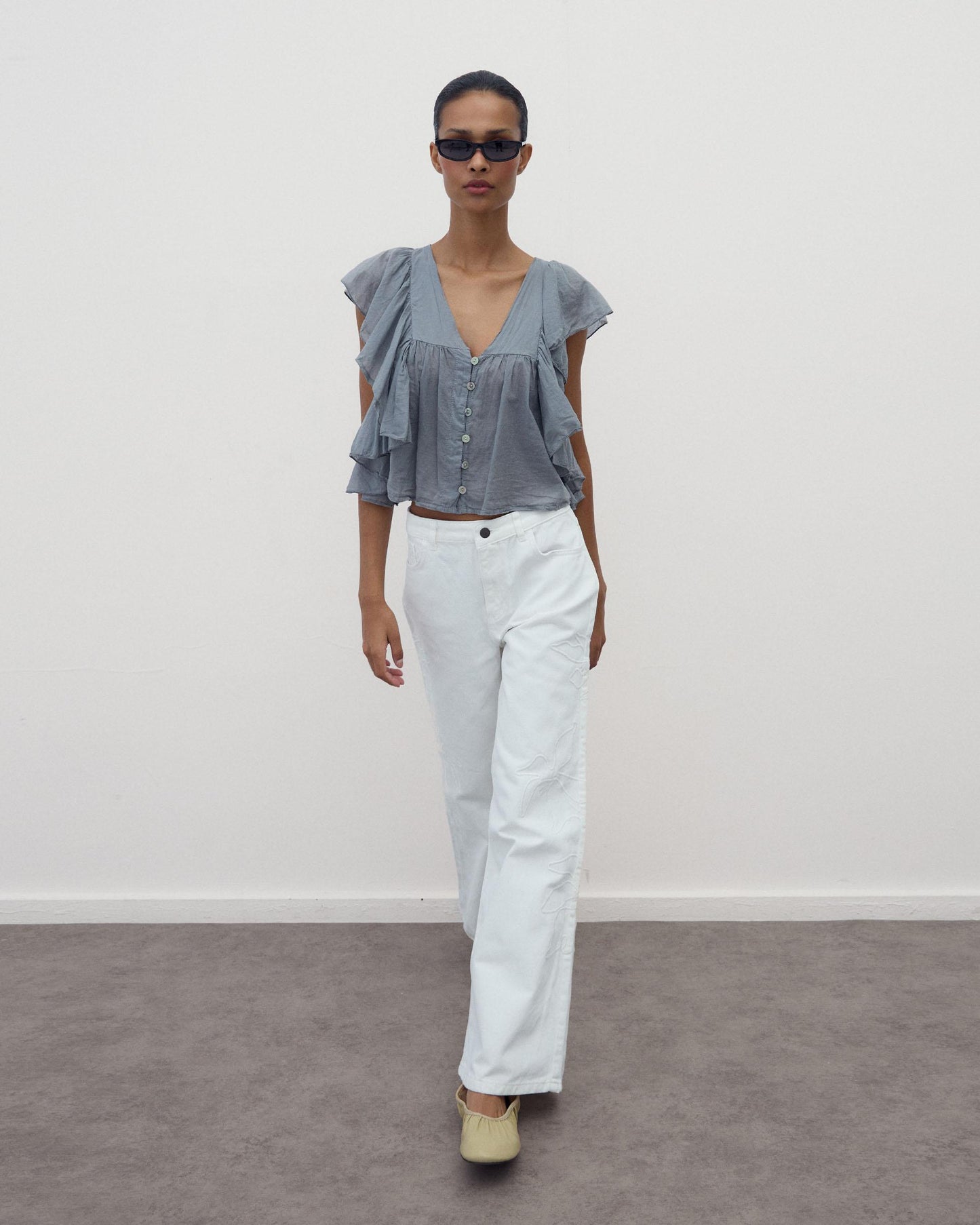 Blusa Botones Volantes Antracita