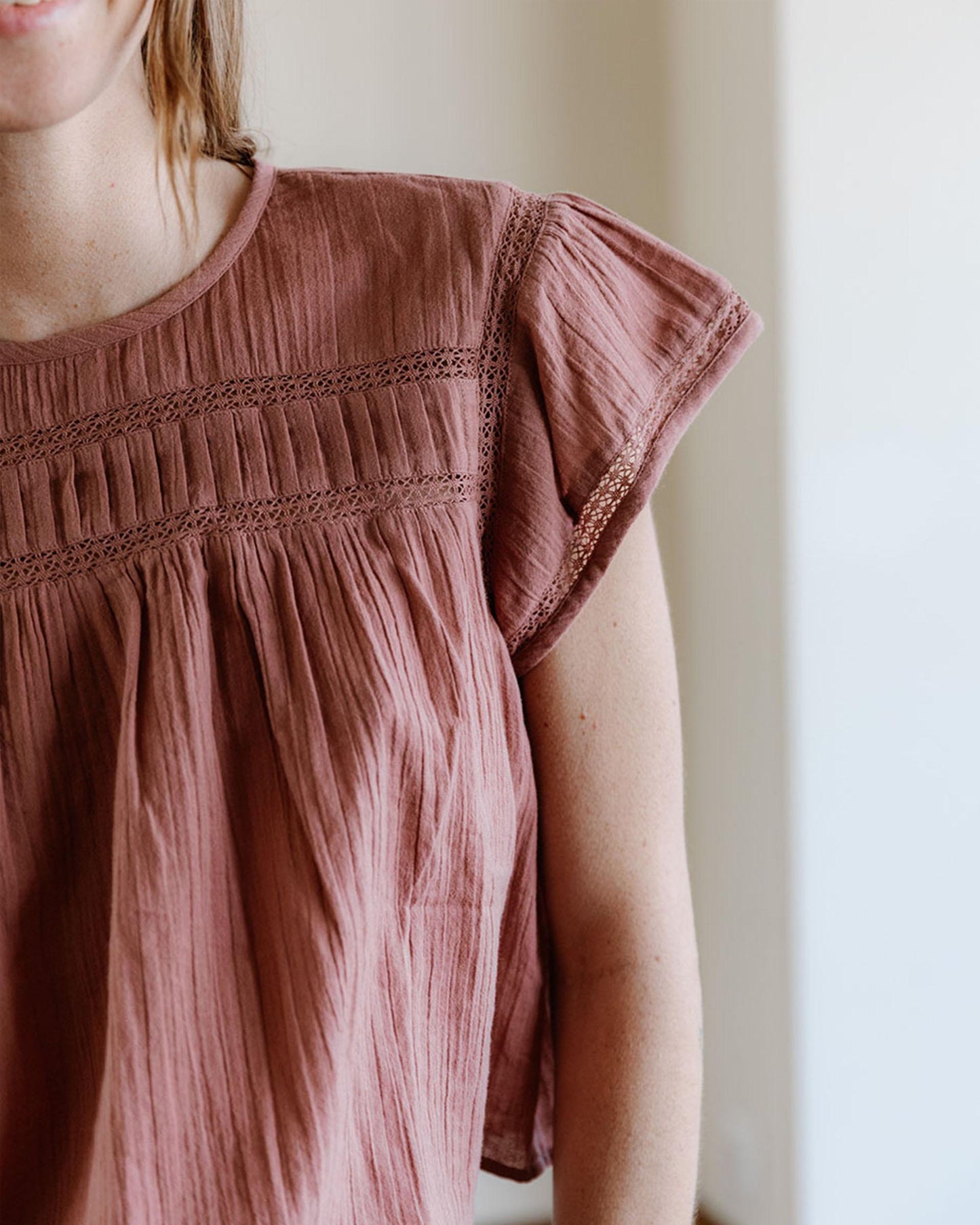 Blusa Manga Corta Puntillas Delantero Rosa Palo