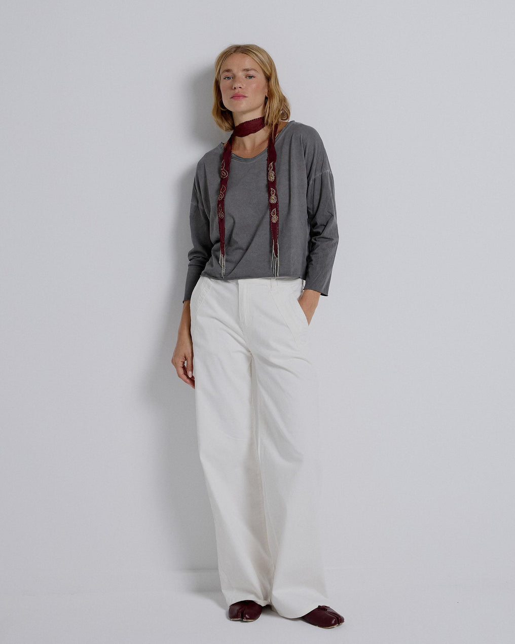 Camiseta Manga Larga Cuello Pico Antracita