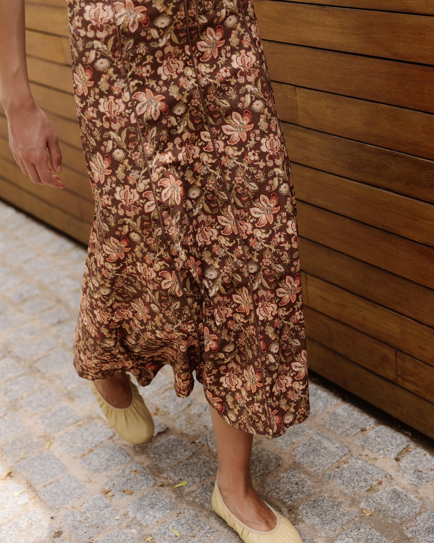 Falda Nervios Estampado Floral Marrón