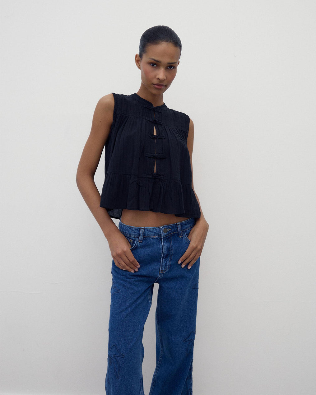 Blusa Sin Mangas Alamares Negro