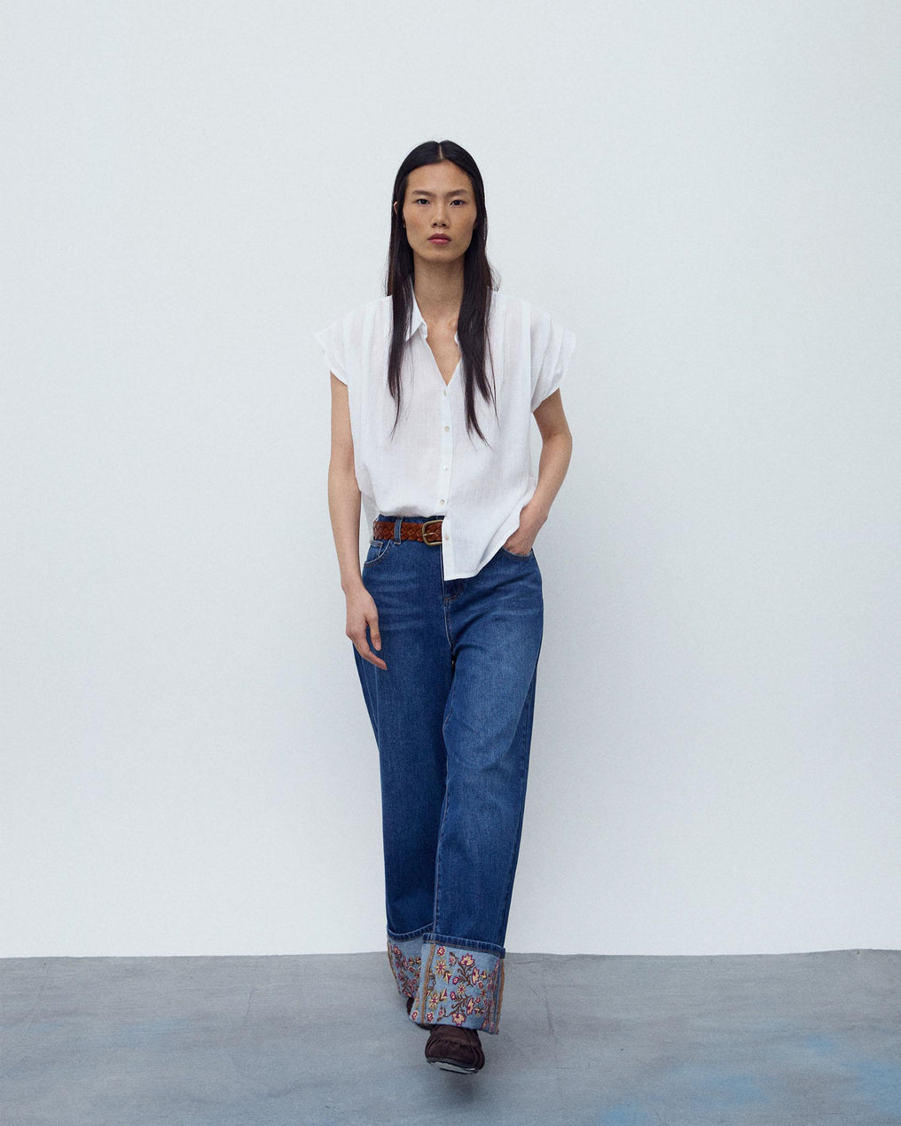 Jeans Bajo Bordados Azul