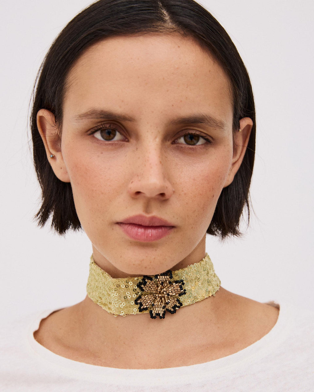 Choker Lentejuelas Flor Oro