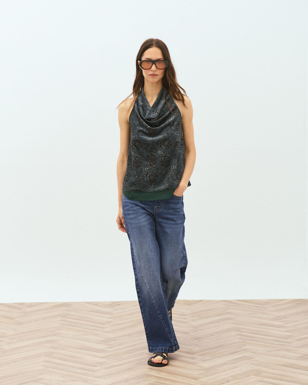 Top Halter Terciopelo Estampado Floral Verde Oscuro
