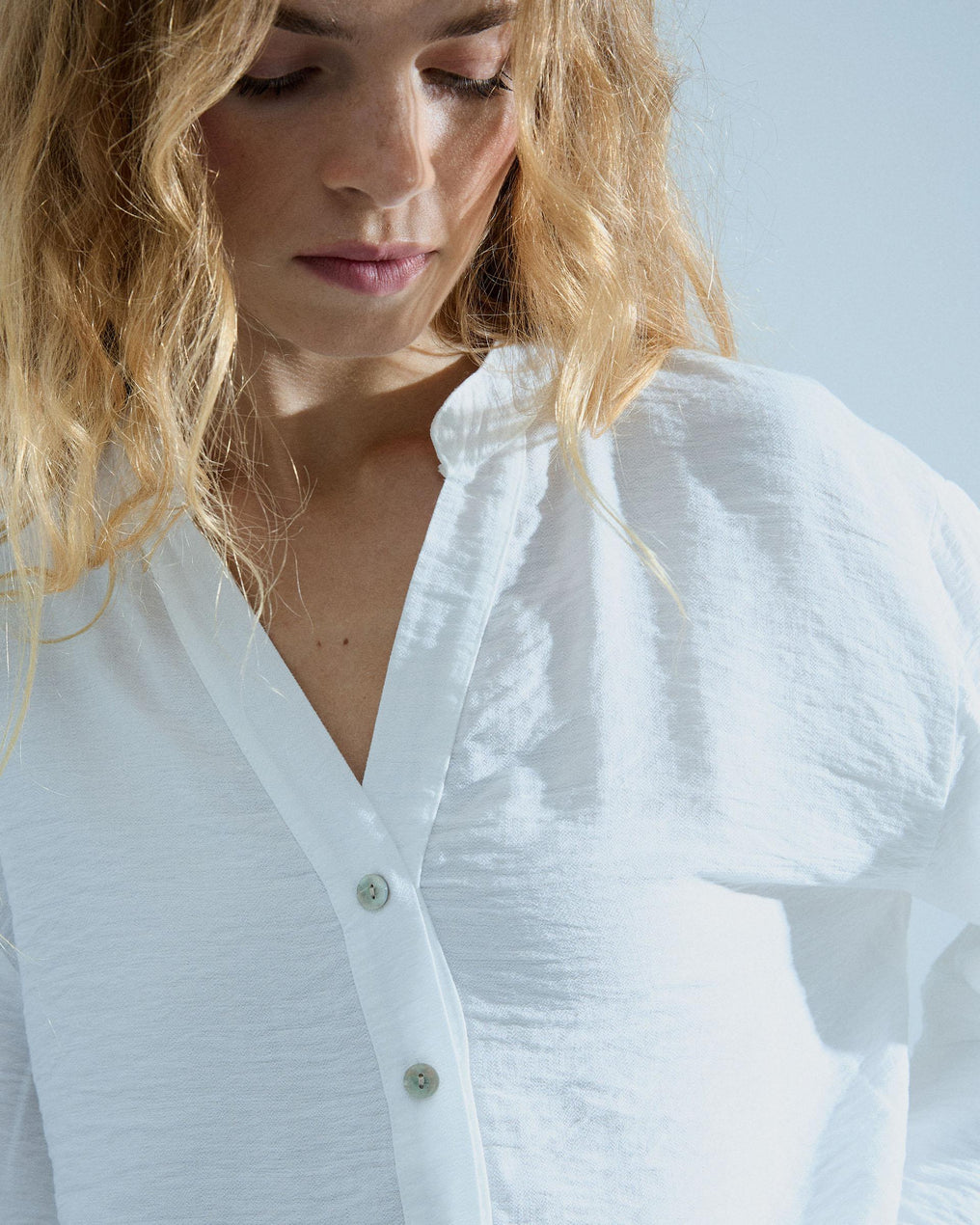Blusa Cuello V Botones Blanca