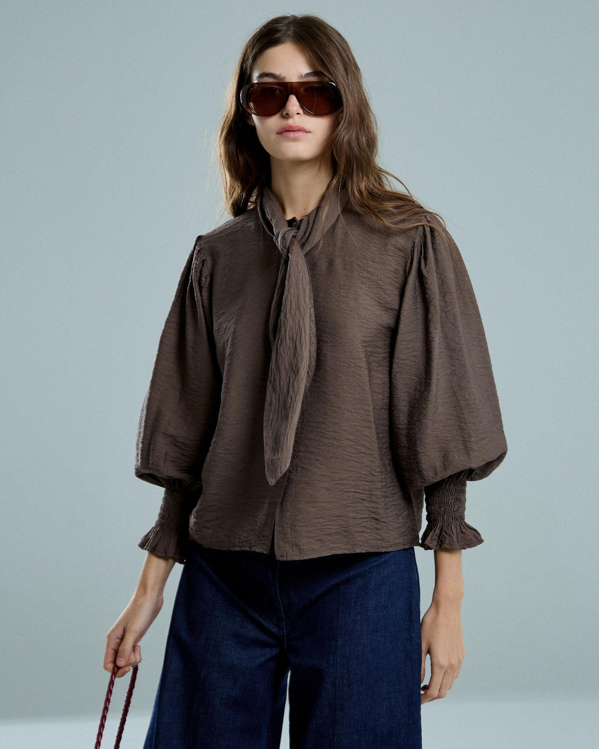 Blusa Lazada Escote Marrón
