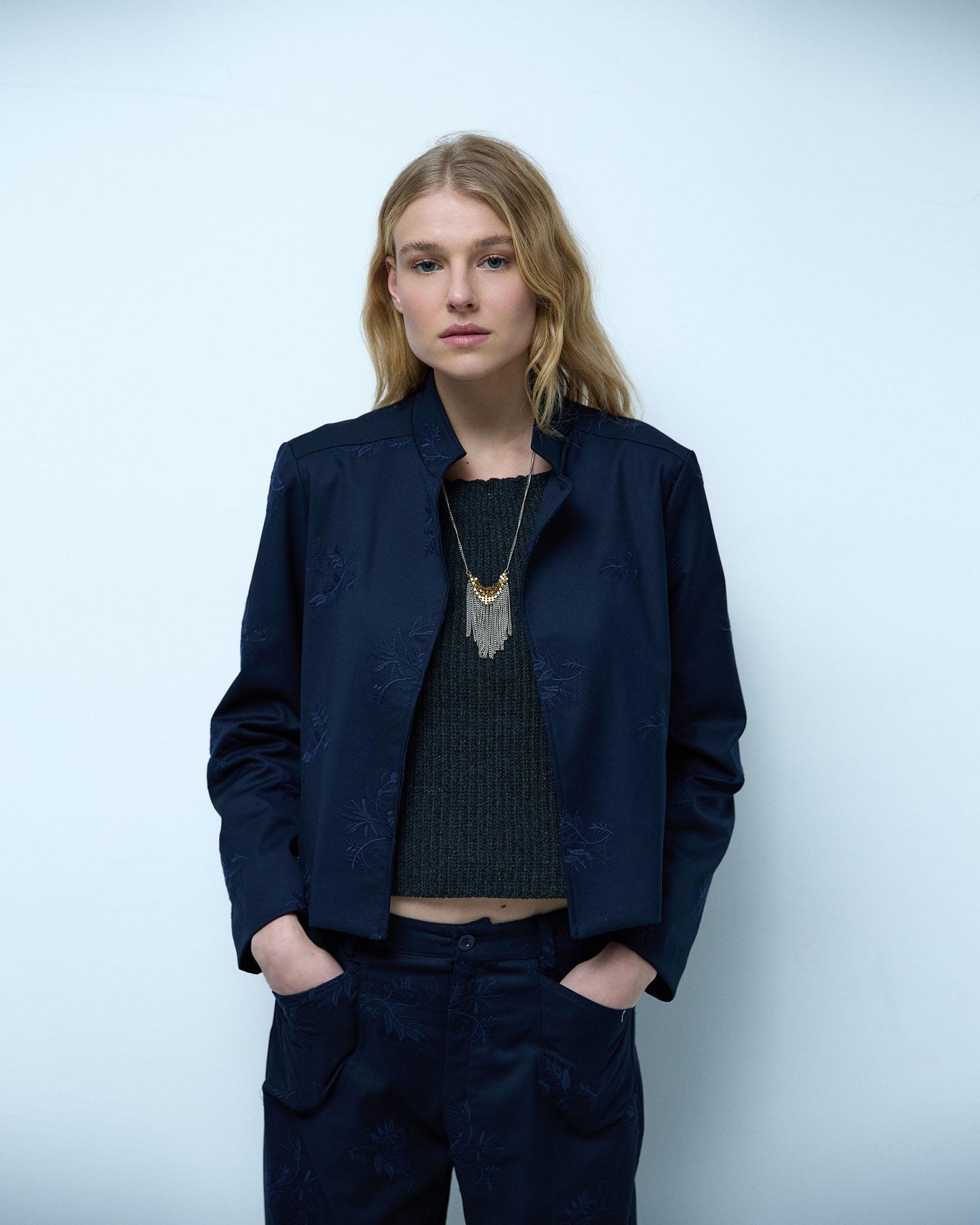 Chaqueta Bordados Florales Azul Oscuro