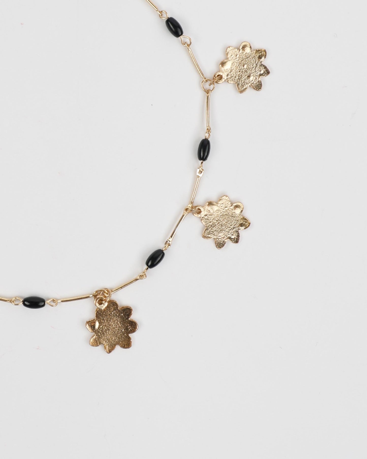 Short Gold Pearl Flower Necklace