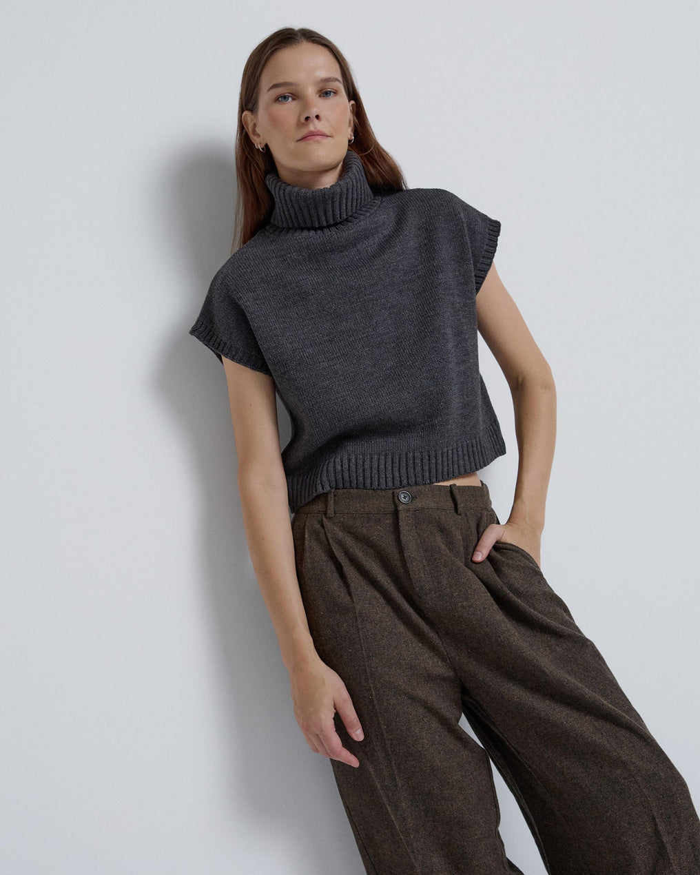 Double-pleated trousers in brown herringbone fabric