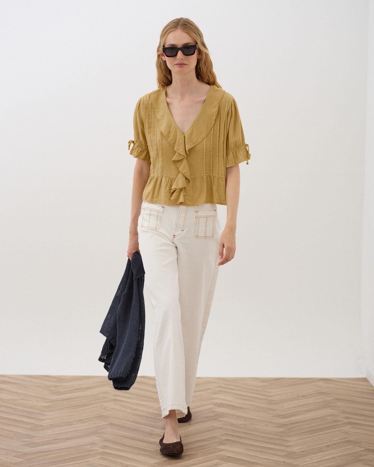 Blusa Folhos Cordões Com Linho Amarela