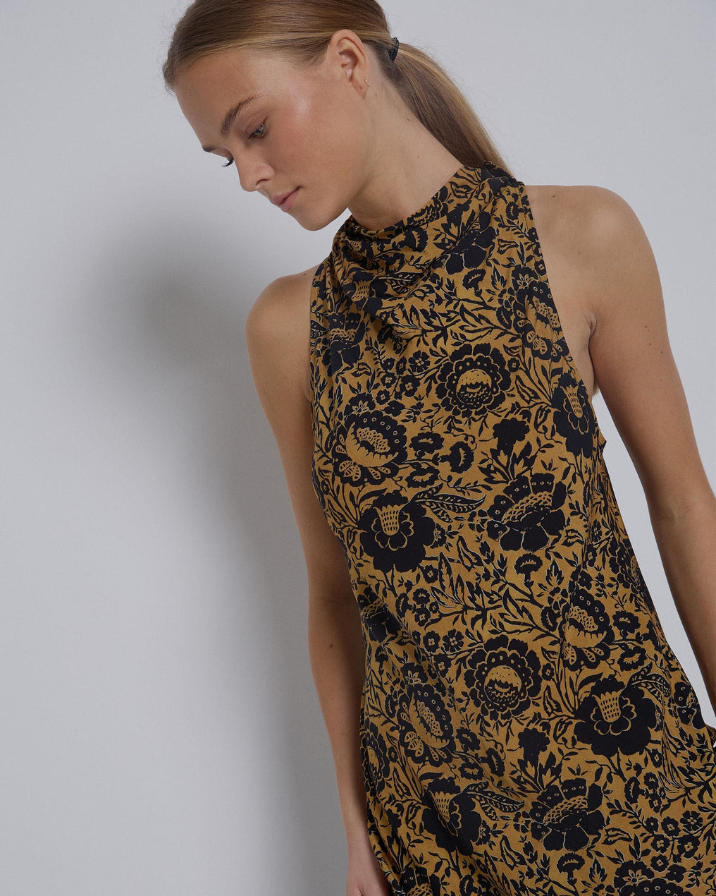 Vestido Largo Fluido Estampado Mostaza