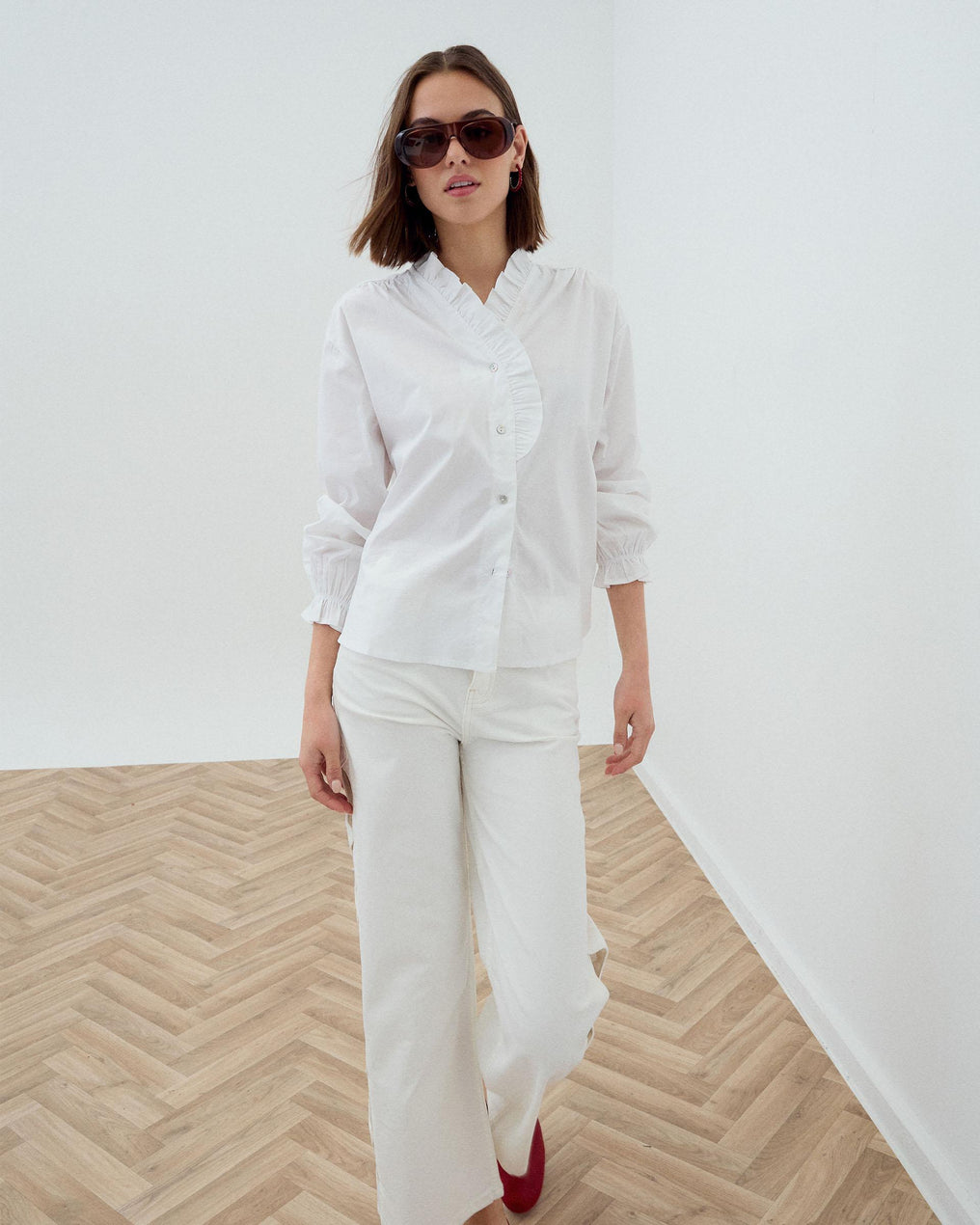Blusa Decote Pico Folho Branca