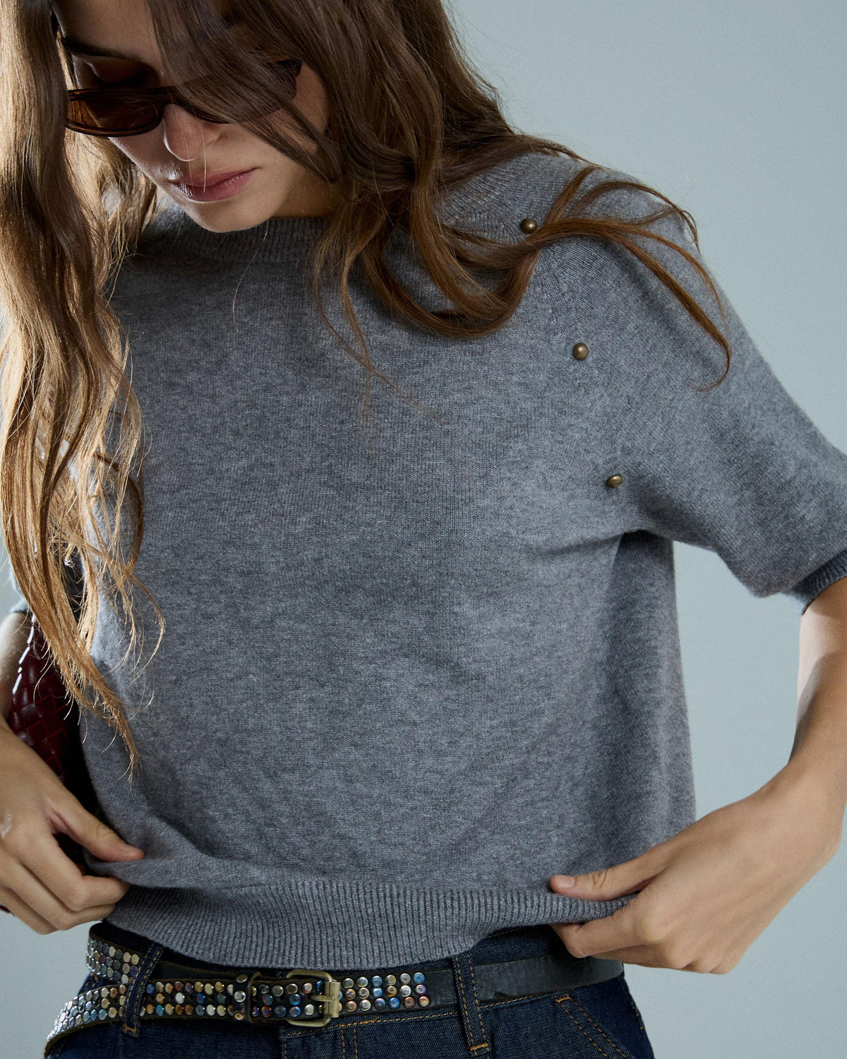 Top Manga Corta Tachuelas Gris