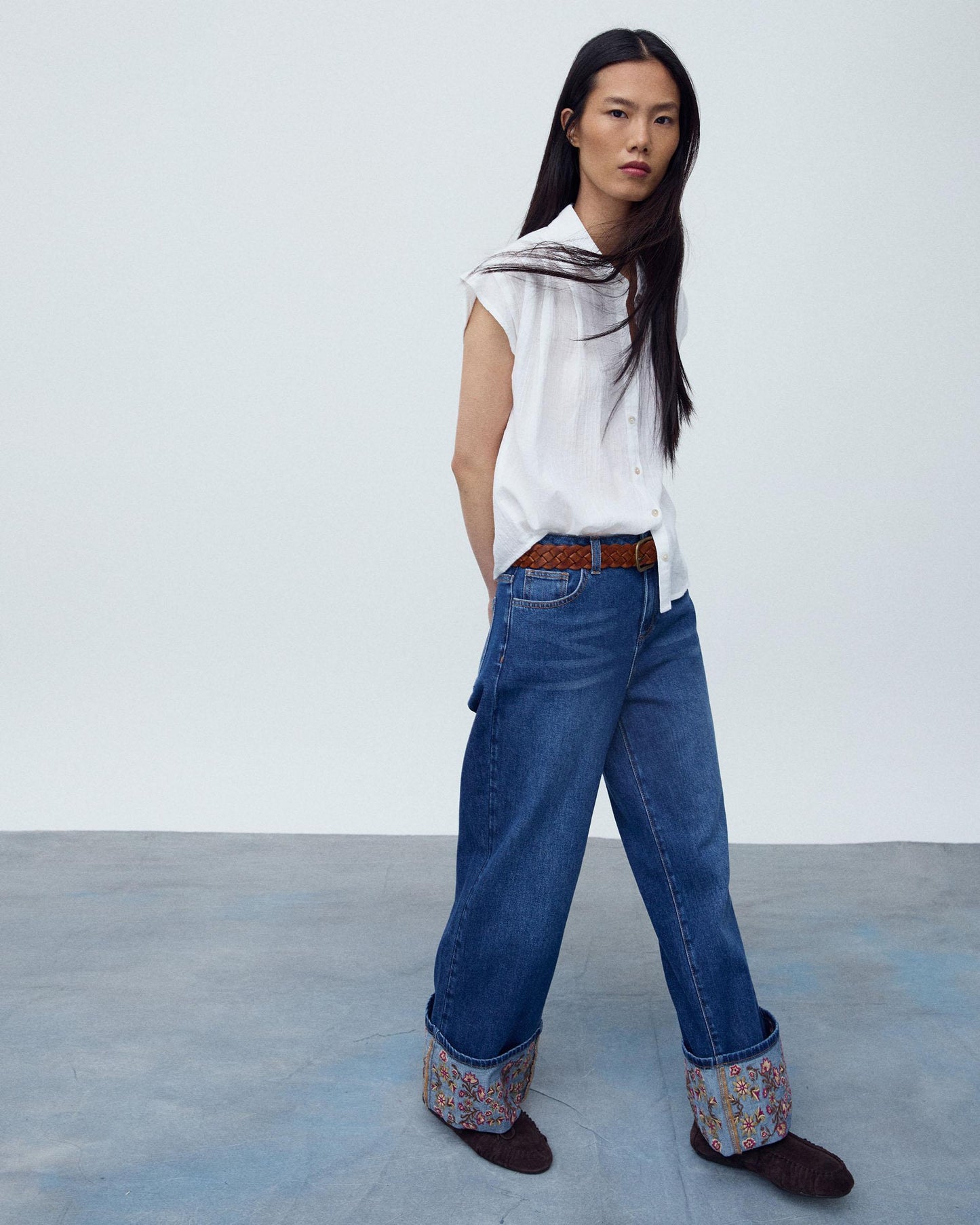 Jeans Bajo Bordados Azul