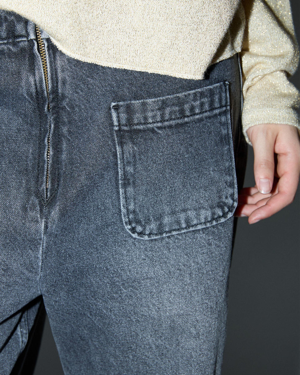 Calça de ganga antracite com fecho frontal