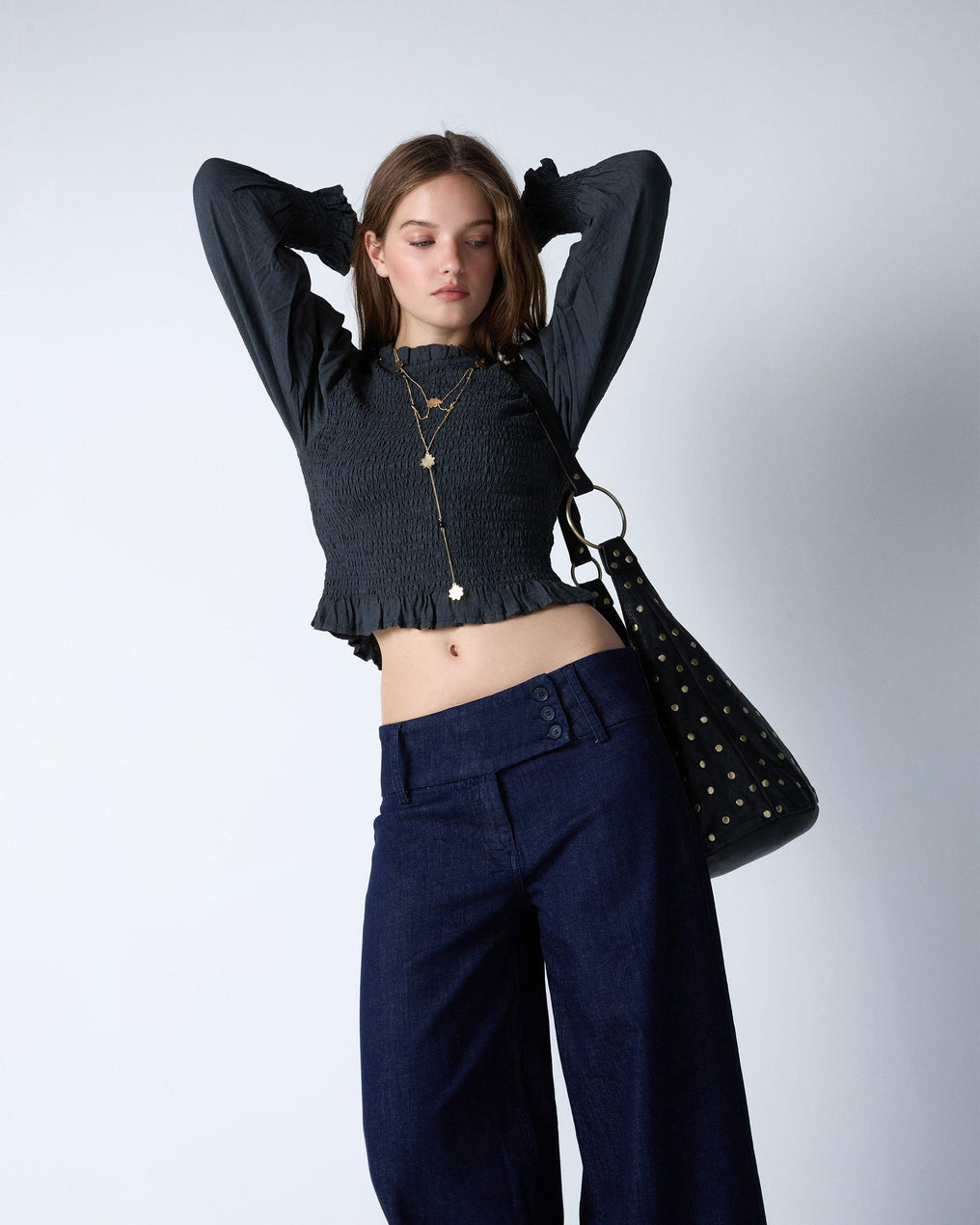 Blusa Nido De Abeja Volante Cuello Gris