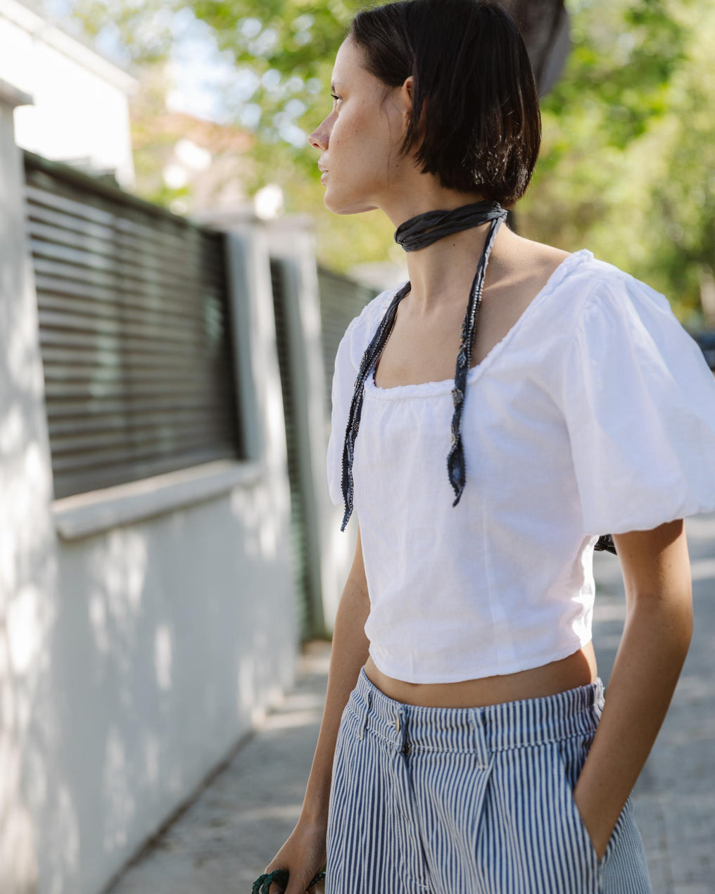 Top Manga Abullonada Escote Espalda Blanco