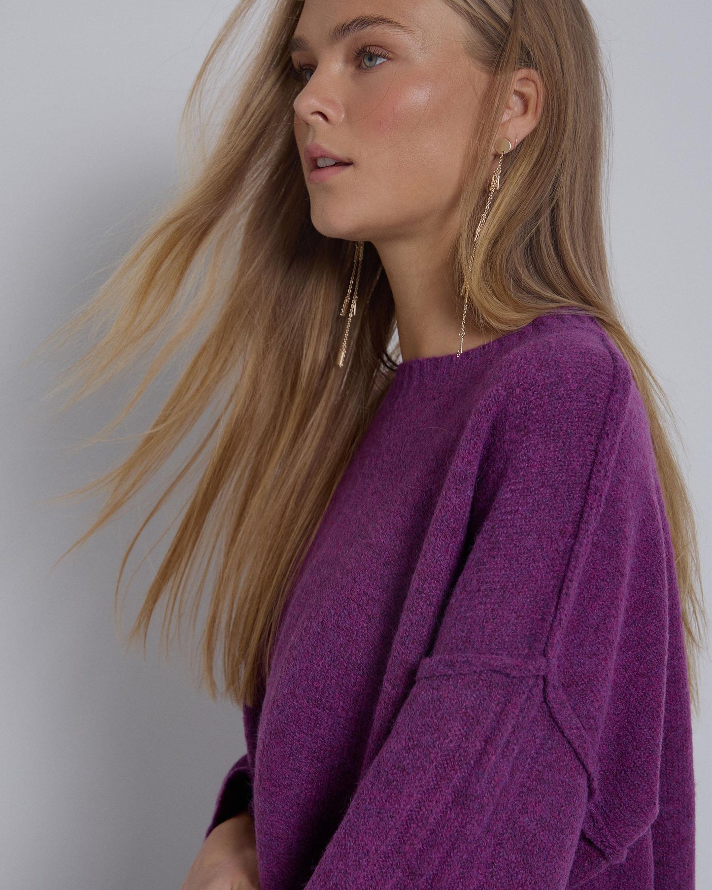 Camisola com costuras nas mangas roxas