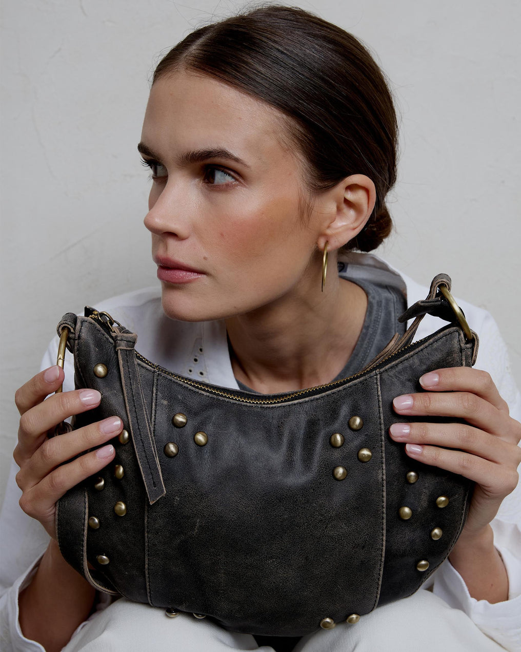 Bolso Piel Envejecida Tachuelas Marrón