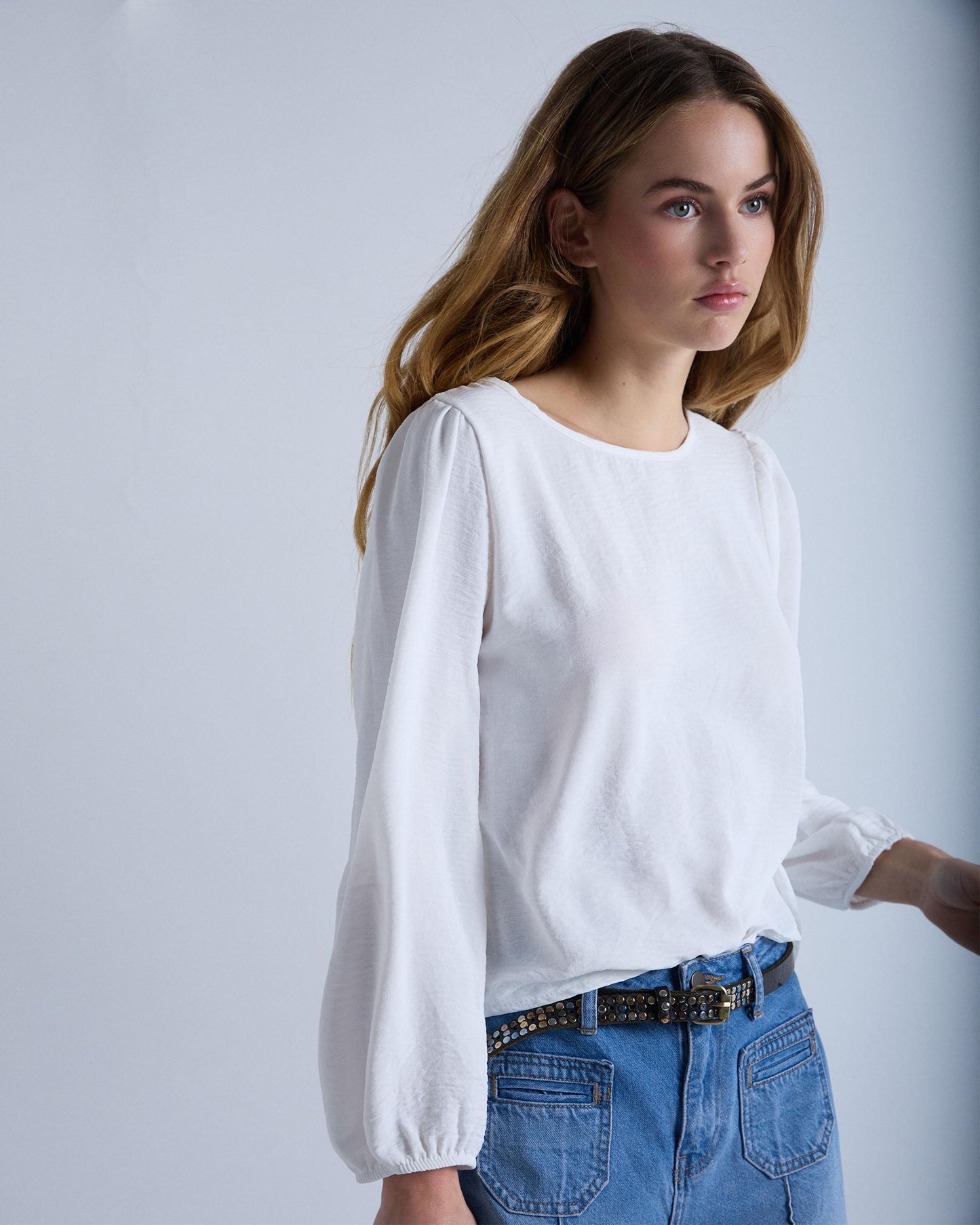 Basic White Round Neck Blouse