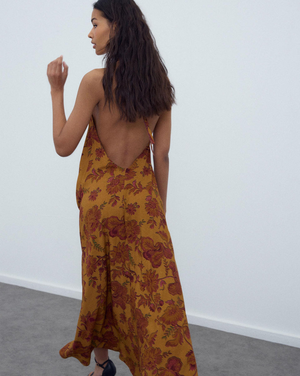 Vestido Halter Estampado Floral Multicolor