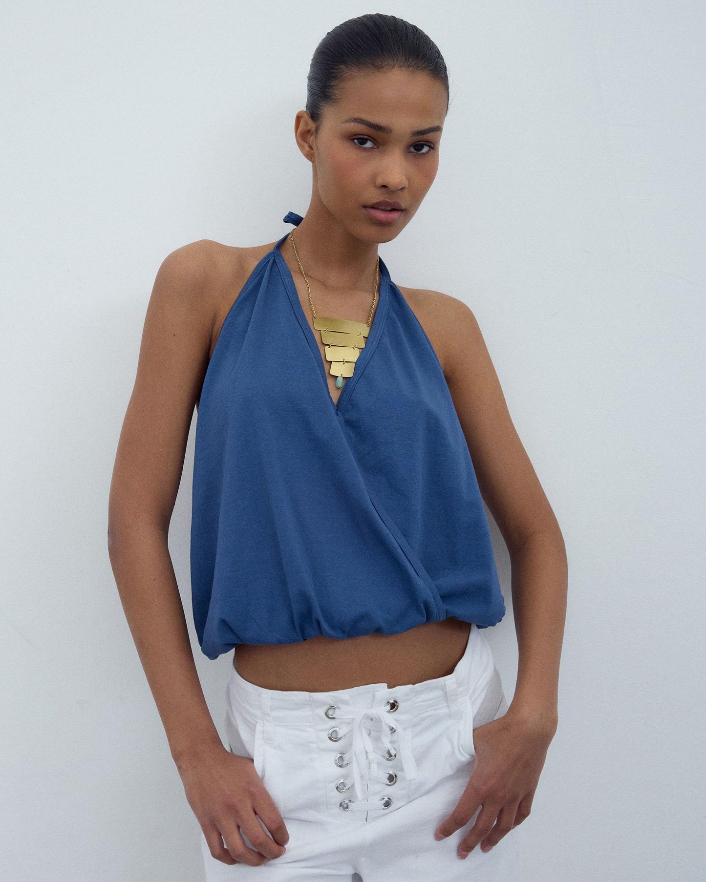 T-shirt Halter Cruzada Azul Marinho