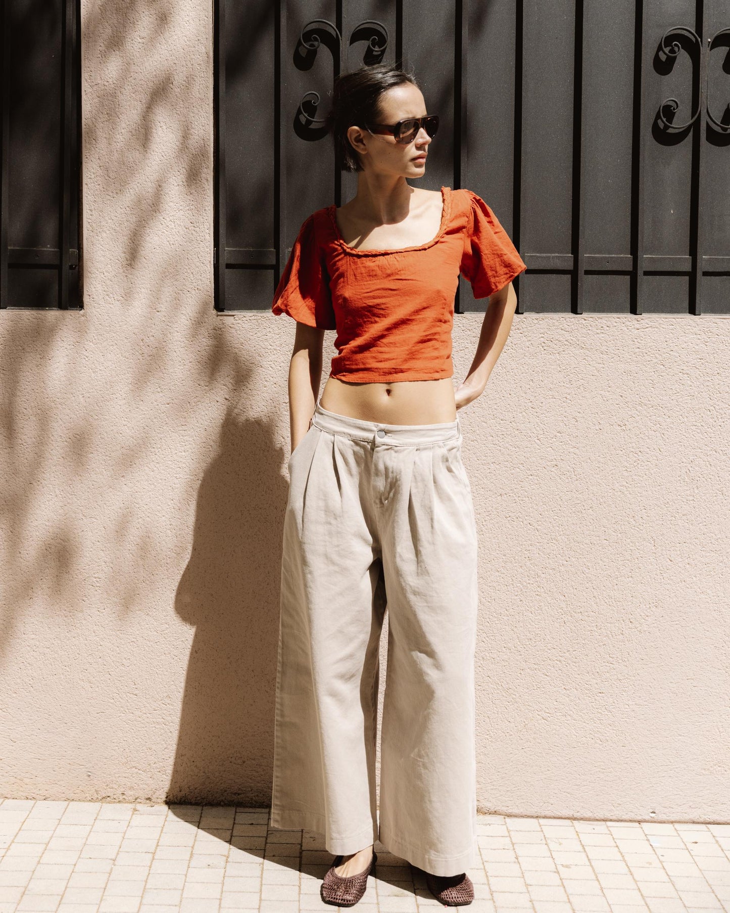 Top Manga Abullonada Escote Espalda Naranja