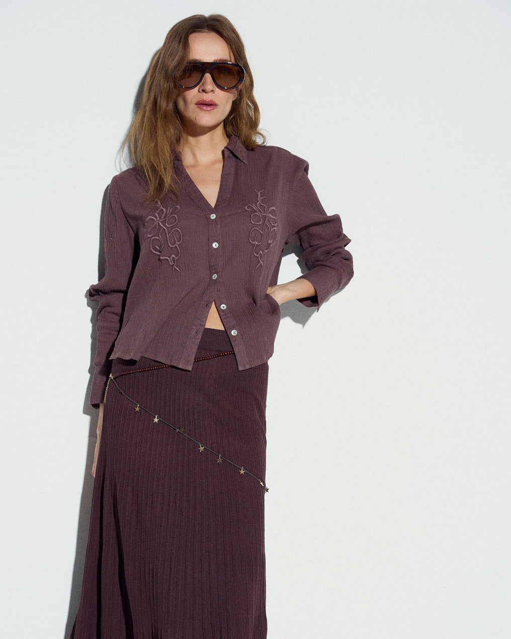 Camisa Bordados Delanteros Marrón