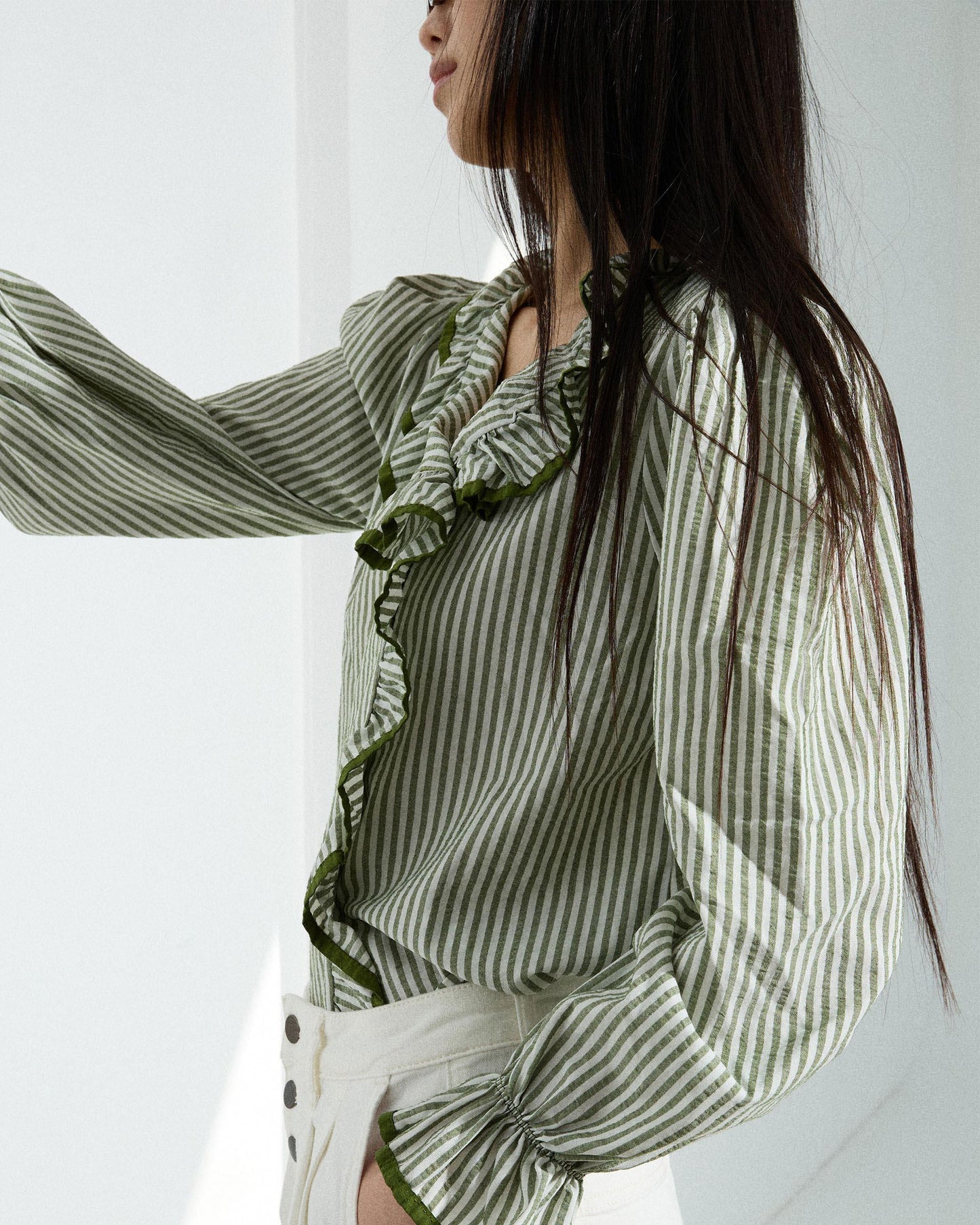 Camisa Volante Lateral Ribete Verde