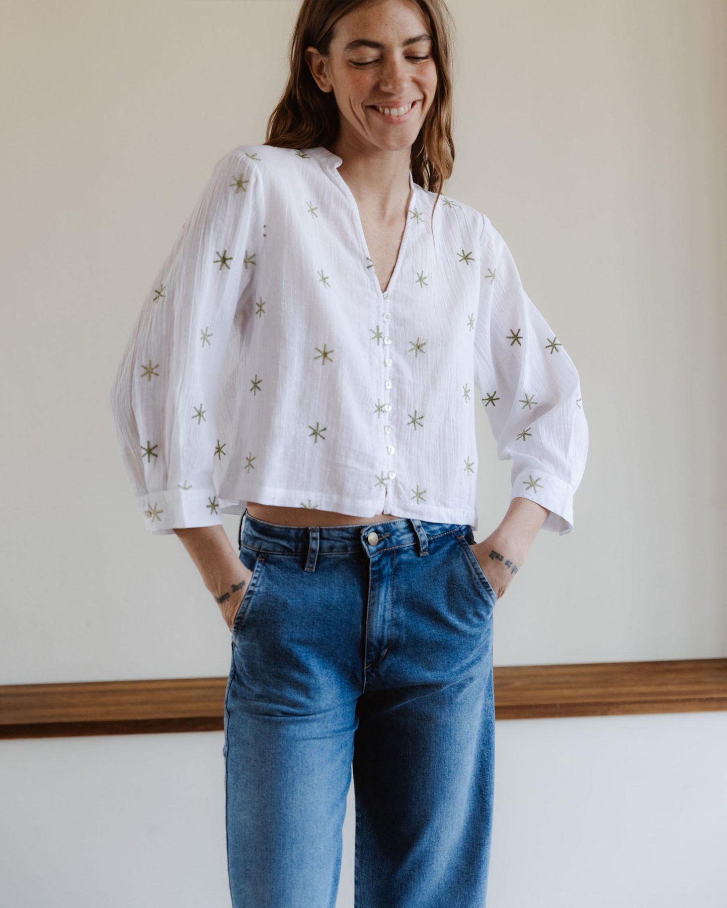 Blusa Bordados Soles Blanca