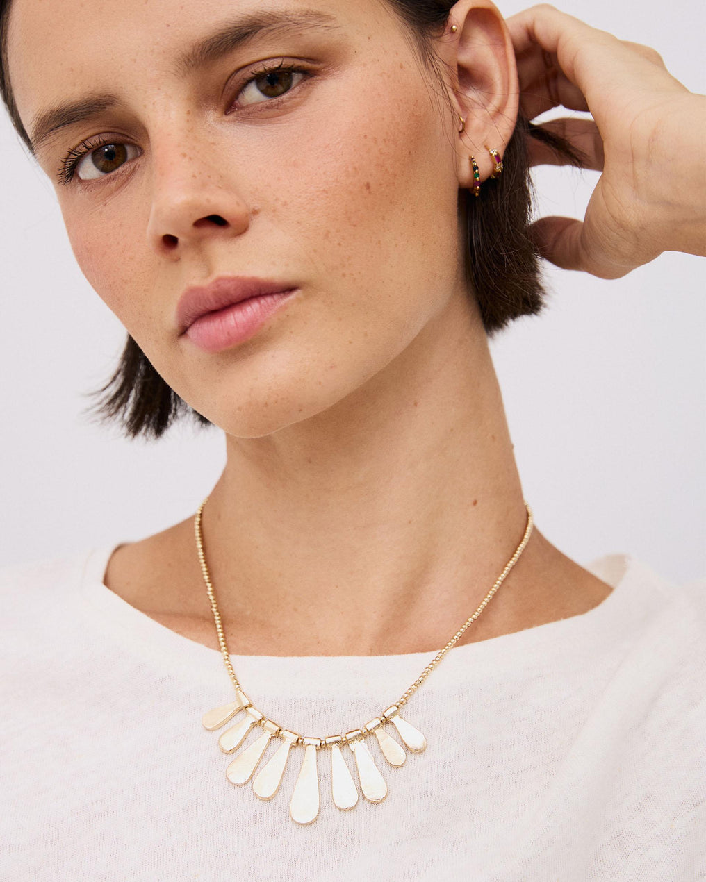Collar Corto Placas Lisas Oro
