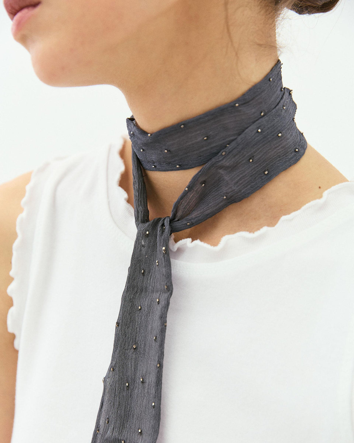 Collar Organza Bordado Antracita
