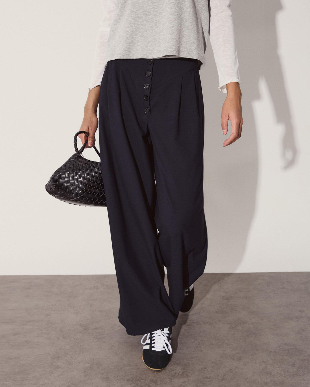 V Yoke Pleated Trousers Dark Blue