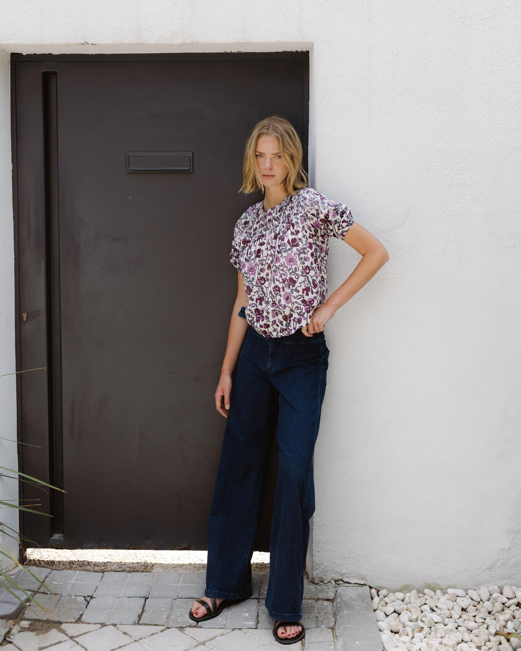 Blusa Estampada Roxa com Detalhes na Pala