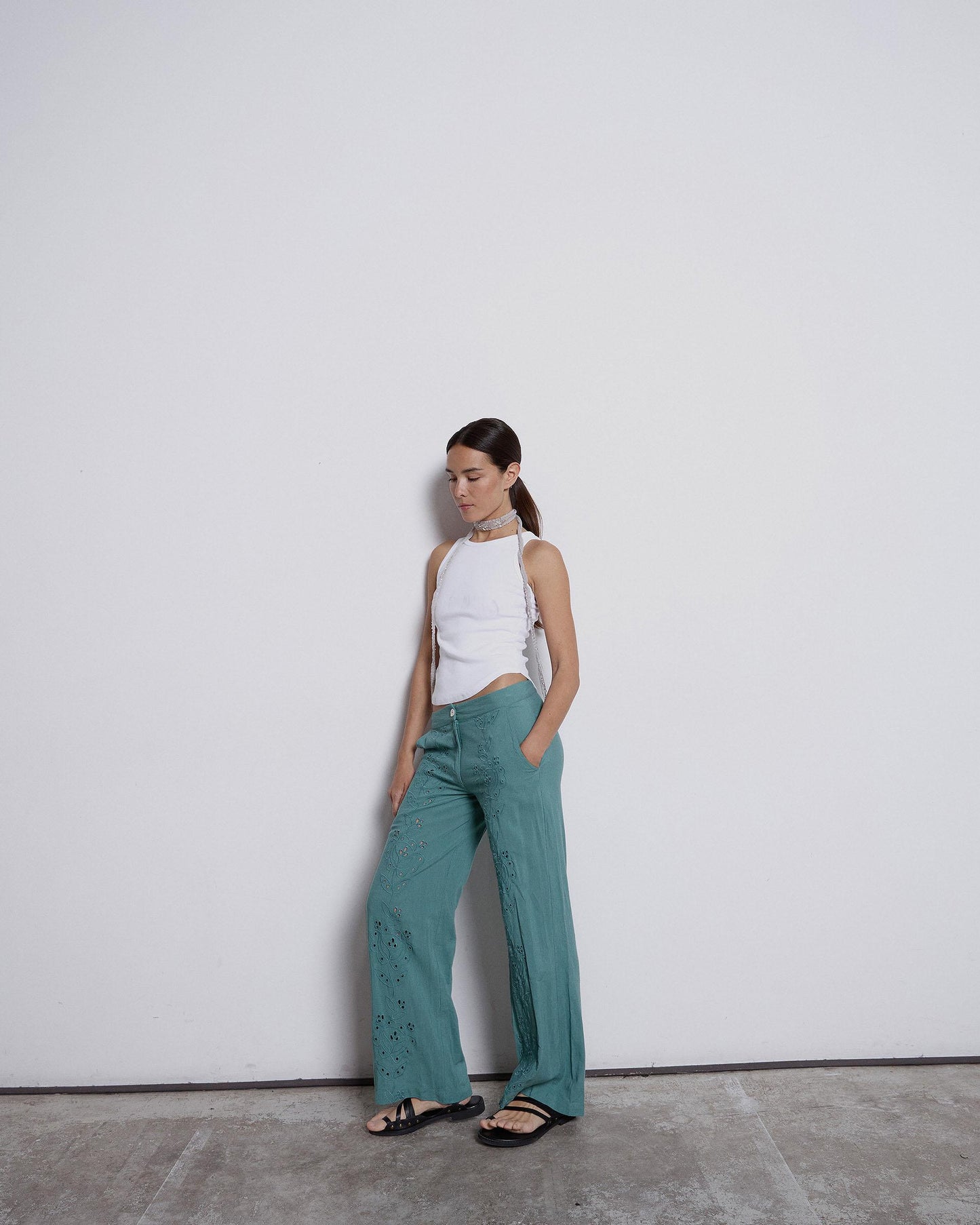 Pantalón Troquelado Verde Agua