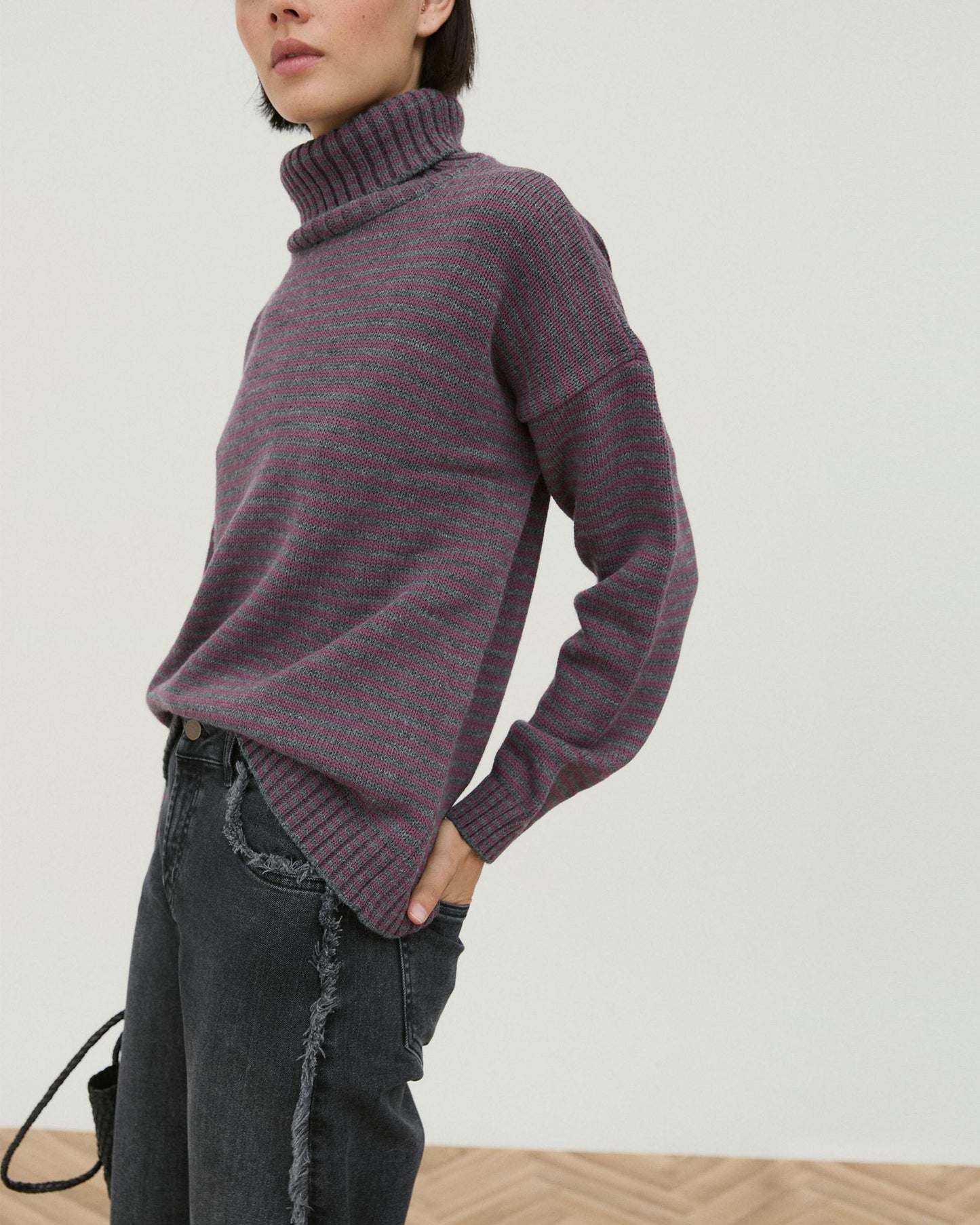 Jersey Cuello Alto Rayas Gris